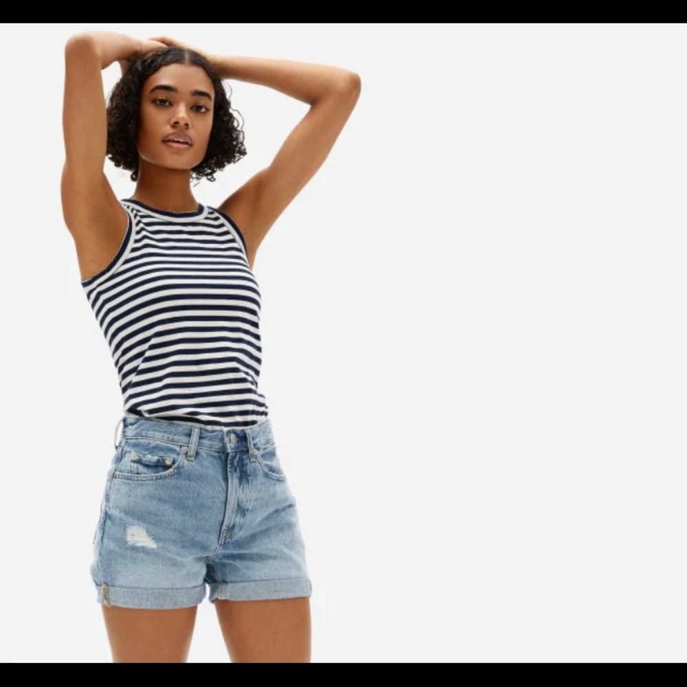 The denim short-distressed wash